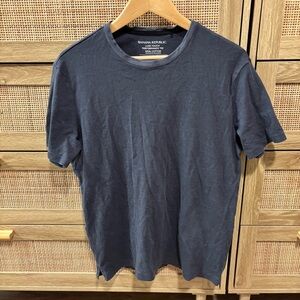 Banana Republic Men's Dark Blue Short Sleeve Tee